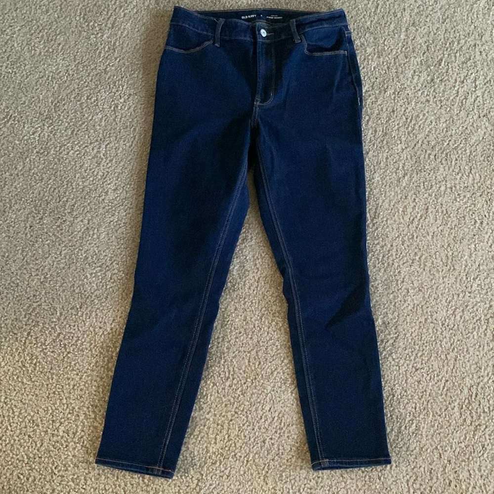 Women’s old navy high rise super skinny crop size 8 dark wash